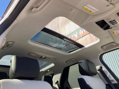2025 LAND Rover DISCOVERY thumbnail 4