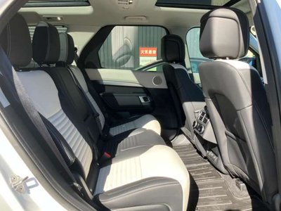 2025 LAND Rover DISCOVERY thumbnail 30