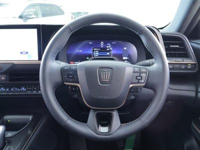 صورة 13 لـ 2025 Toyota CROWN SPORT