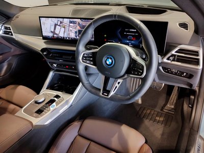 2025 BMW I4 — фото 13