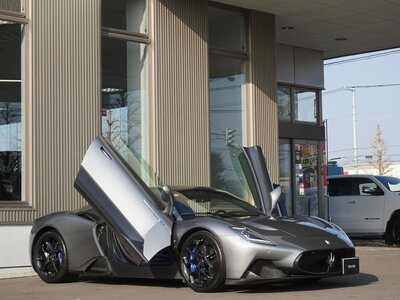 2022 Maserati MC20 photo 1