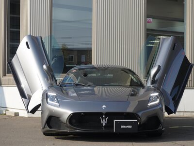 2022 Maserati MC20 photo 3