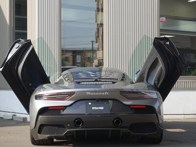 2022 Maserati MC20 photo 9
