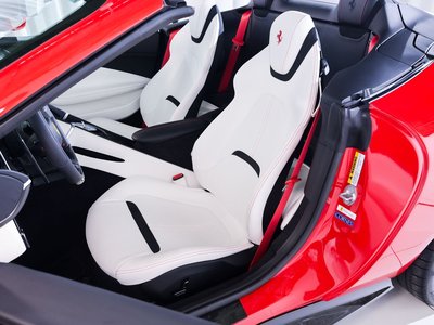 صورة 14 لـ 2024 Ferrari ROMA SPIDER