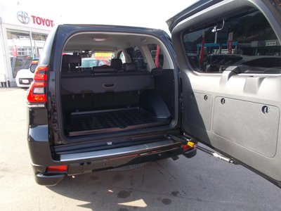 صورة 17 لـ 2021 Toyota LAND CRUISER PRADO
