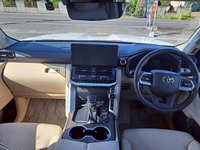 2024 Toyota LAND CRUISER 300 — фото 10