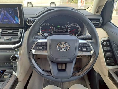 2024 Toyota LAND CRUISER 300 — фото 20