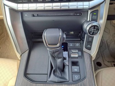 2024 Toyota LAND CRUISER 300 — фото 18