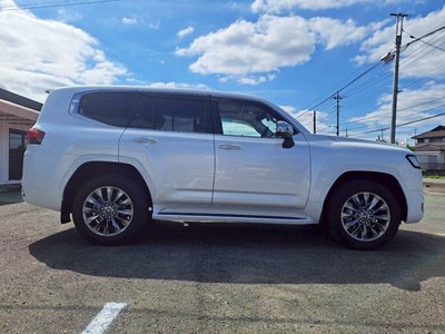 2024 Toyota LAND CRUISER 300 — фото 5