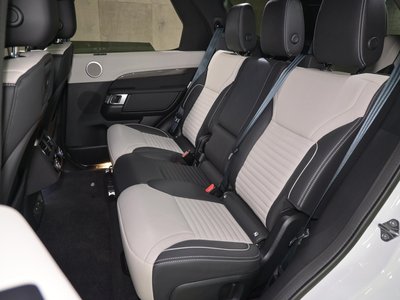 2023 LAND Rover DISCOVERY thumbnail 31