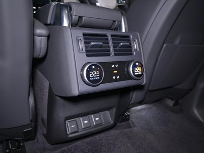 2023 LAND Rover DISCOVERY thumbnail 29