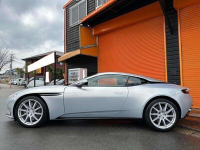 2017 Aston Martin DB11 照片 6