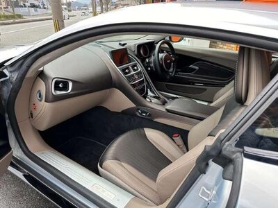 2017 Aston Martin DB11 照片 21