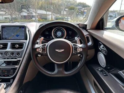 2017 Aston Martin DB11 照片 26