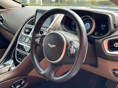 2017 Aston Martin DB11 照片 29