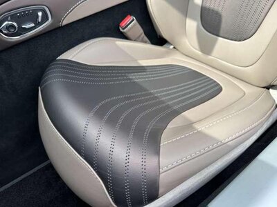 2017 Aston Martin DB11 照片 49