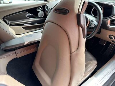 2017 Aston Martin DB11 照片 53