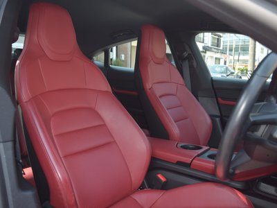 صورة 17 لـ 2021 Porsche TAYCAN