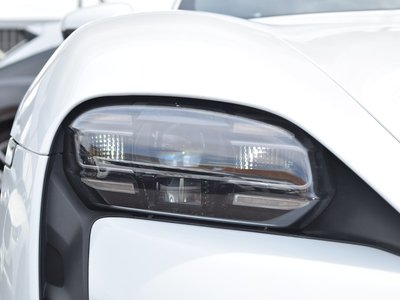 صورة 10 لـ 2021 Porsche TAYCAN