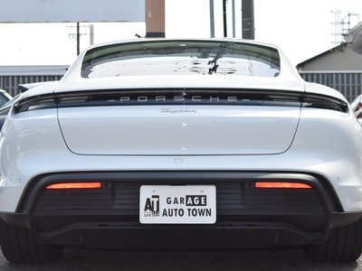 صورة 5 لـ 2021 Porsche TAYCAN