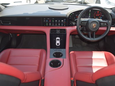صورة 14 لـ 2021 Porsche TAYCAN