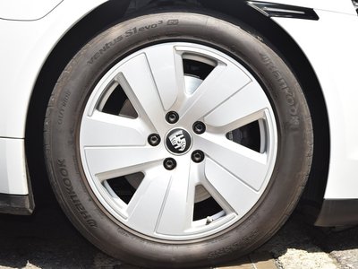 صورة 9 لـ 2021 Porsche TAYCAN