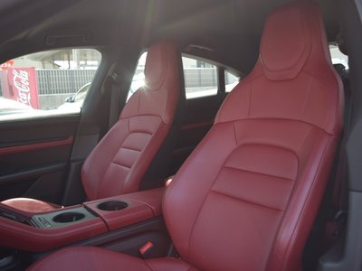 صورة 19 لـ 2021 Porsche TAYCAN