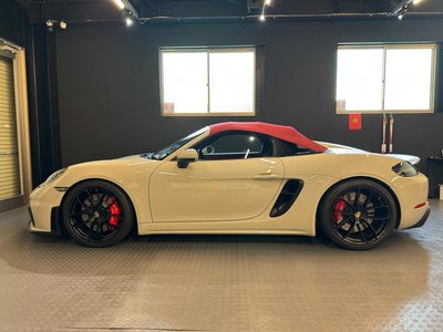 2021 Porsche 718 SPYDER photo 4