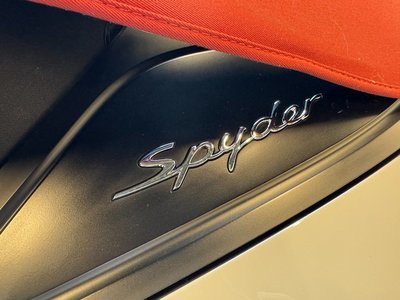 2021 Porsche 718 SPYDER thumbnail 22
