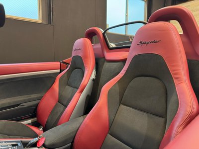 2021 Porsche 718 SPYDER photo 16