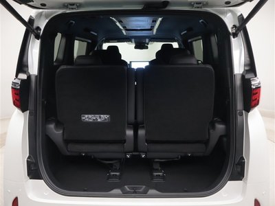 صورة 23 لـ 2023 Toyota ALPHARD