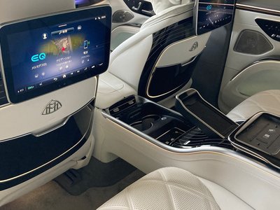 صورة 25 لـ 2025 Mercedes-BENZ EQS SUV MAYBACH