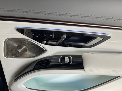 صورة 14 لـ 2025 Mercedes-BENZ EQS SUV MAYBACH