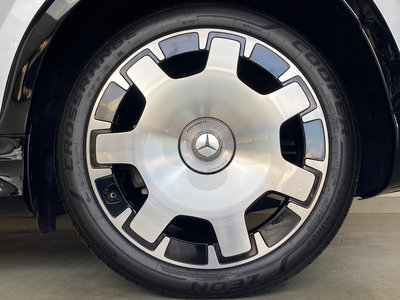 صورة 30 لـ 2025 Mercedes-BENZ EQS SUV MAYBACH