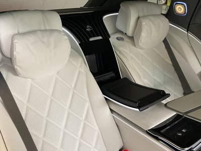صورة 23 لـ 2025 Mercedes-BENZ EQS SUV MAYBACH