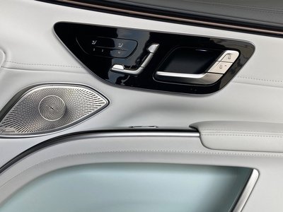صورة 47 لـ 2025 Mercedes-BENZ EQS SUV MAYBACH