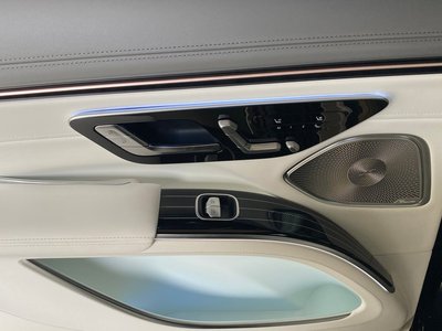 صورة 13 لـ 2025 Mercedes-BENZ EQS SUV MAYBACH