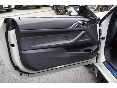 صورة مصغرة 32 لـ 2023 BMW M4 COUPE