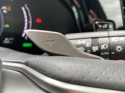 2025 Lexus NX thumbnail 42
