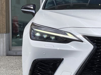2025 Lexus NX thumbnail 4