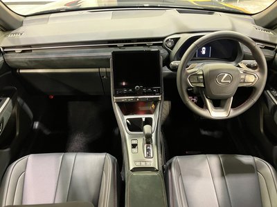 صورة 7 لـ 2024 Lexus LBX
