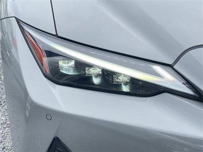 2023 Lexus IS photo 16