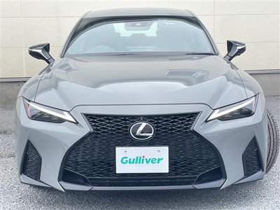 2023 Lexus IS thumbnail 18