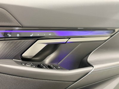 2025 BMW 5 SERIES — фото 11