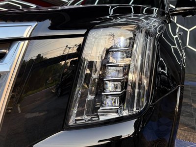 2017 Cadillac ESCALADE — миниатюра 14