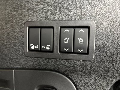 2017 Cadillac ESCALADE — миниатюра 57