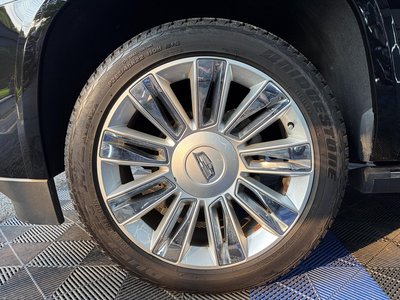 2017 Cadillac ESCALADE — миниатюра 9