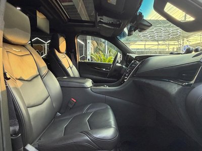 2017 Cadillac ESCALADE — миниатюра 32