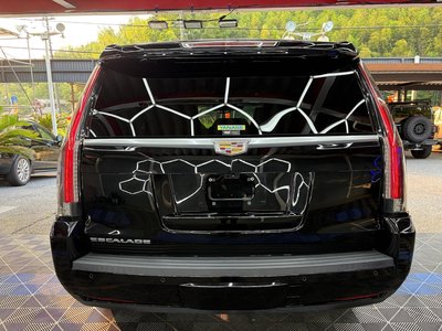 2017 Cadillac ESCALADE — миниатюра 15