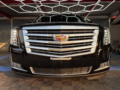2017 Cadillac ESCALADE — миниатюра 3